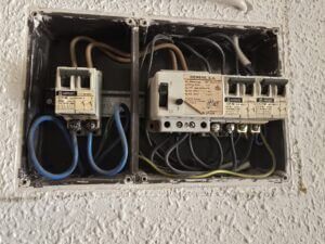 Me salta el diferencial en casa: 5 causas y cuándo llamar a un electricista en Barcelona